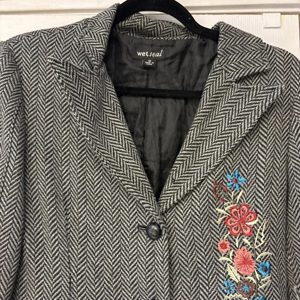 Wet Seal Womens Jacket Cropped Brown embroidered 2 buttons30% wool Size M - Picture 7 of 8